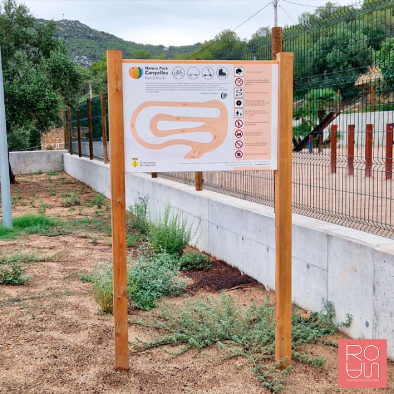 Cartellera de Fusta per a Circuits Exteriors: Parkour, Biosaludable i Caní